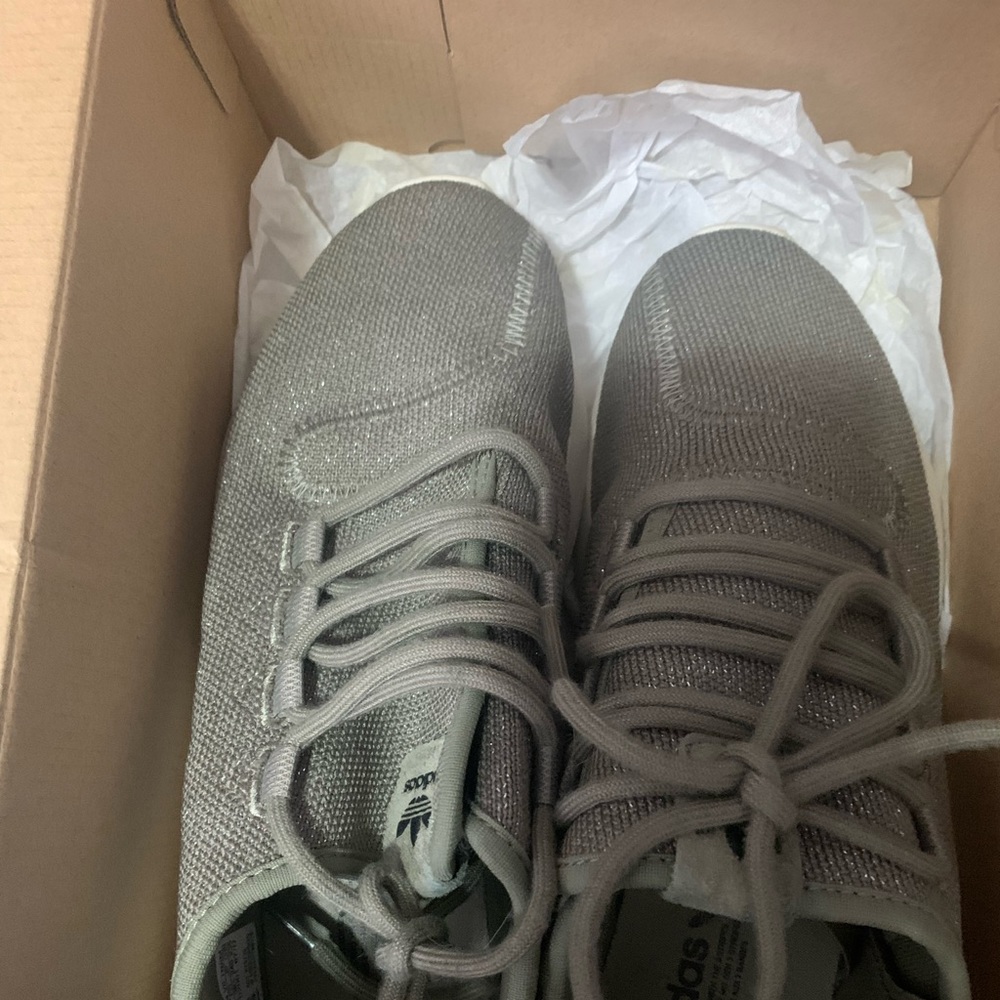 Adidas Sneakers